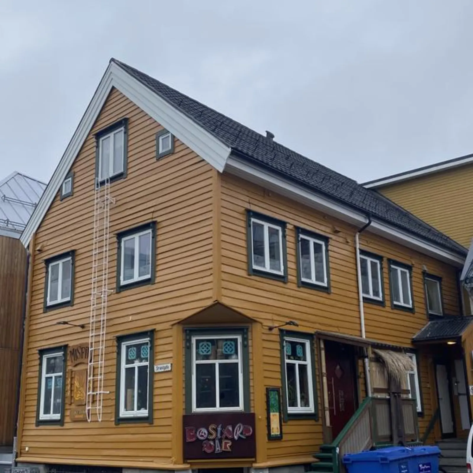 Strandgata etter — ferdig fasade