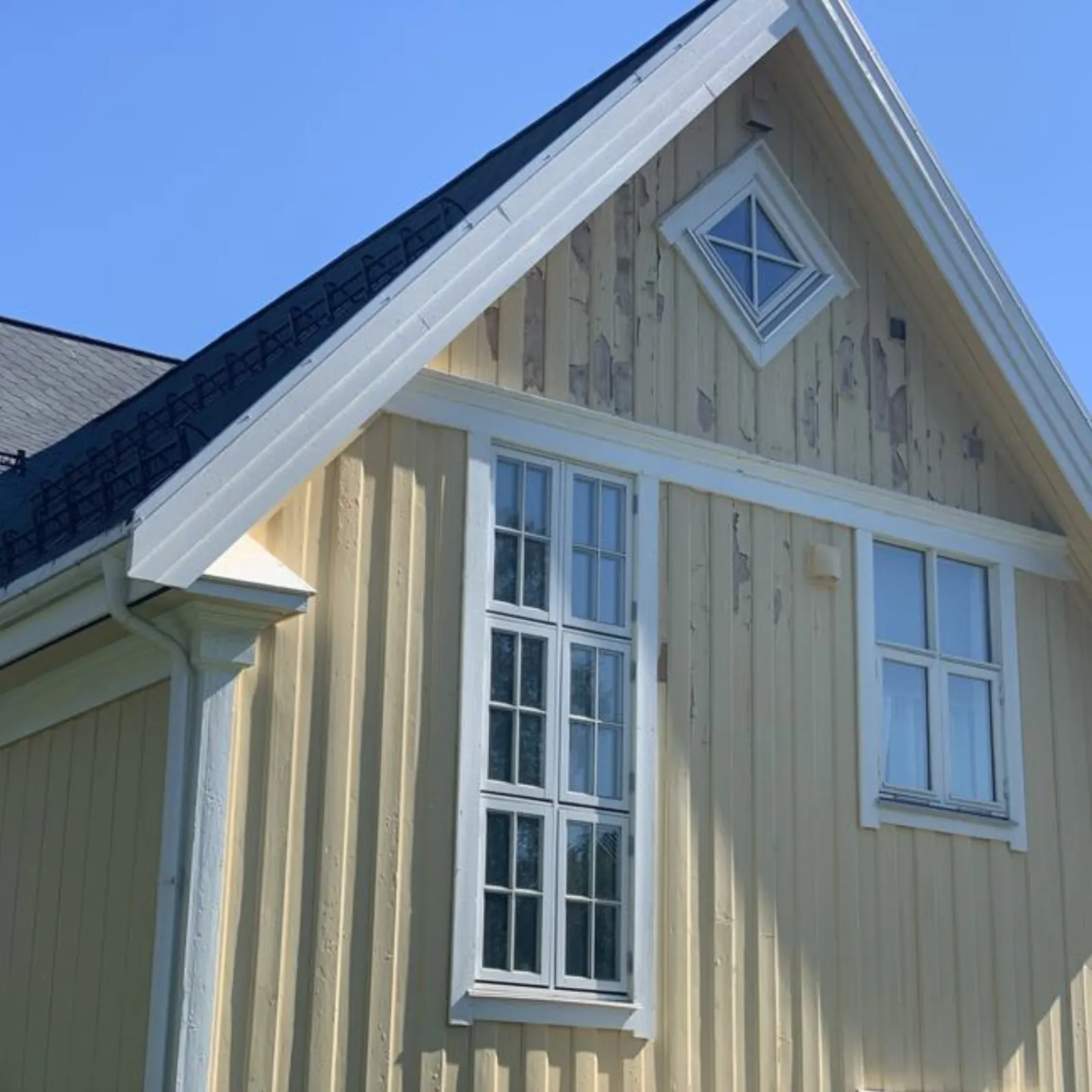 Skolegata før — avflasset maling